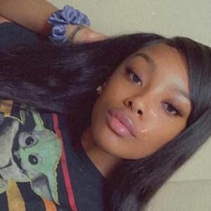 Meet your Posher, Briana